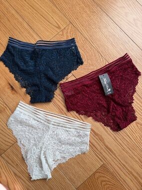 3-Pack Lace Panties in Navy, Burgundy & white